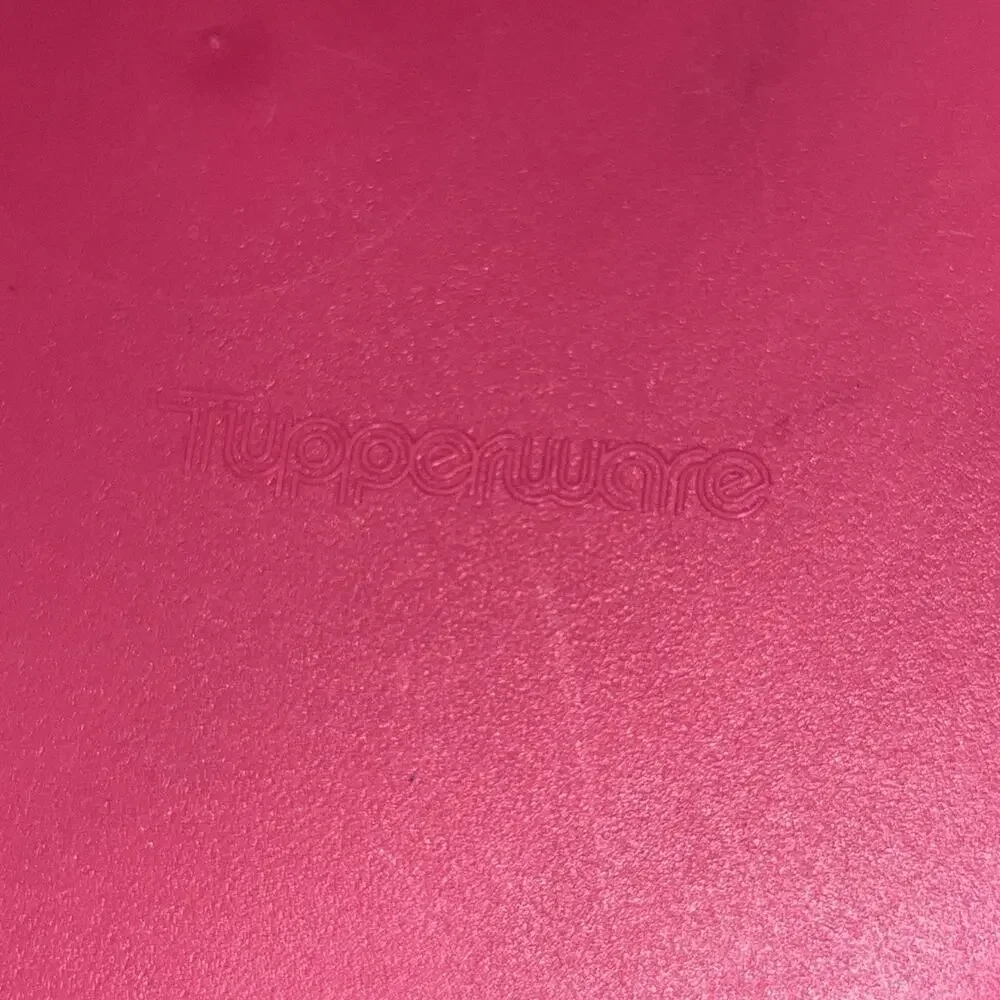 Tupperware Thatsa Mini Bowl 6 Cup Mixing Serving Airtight Pink And Clear